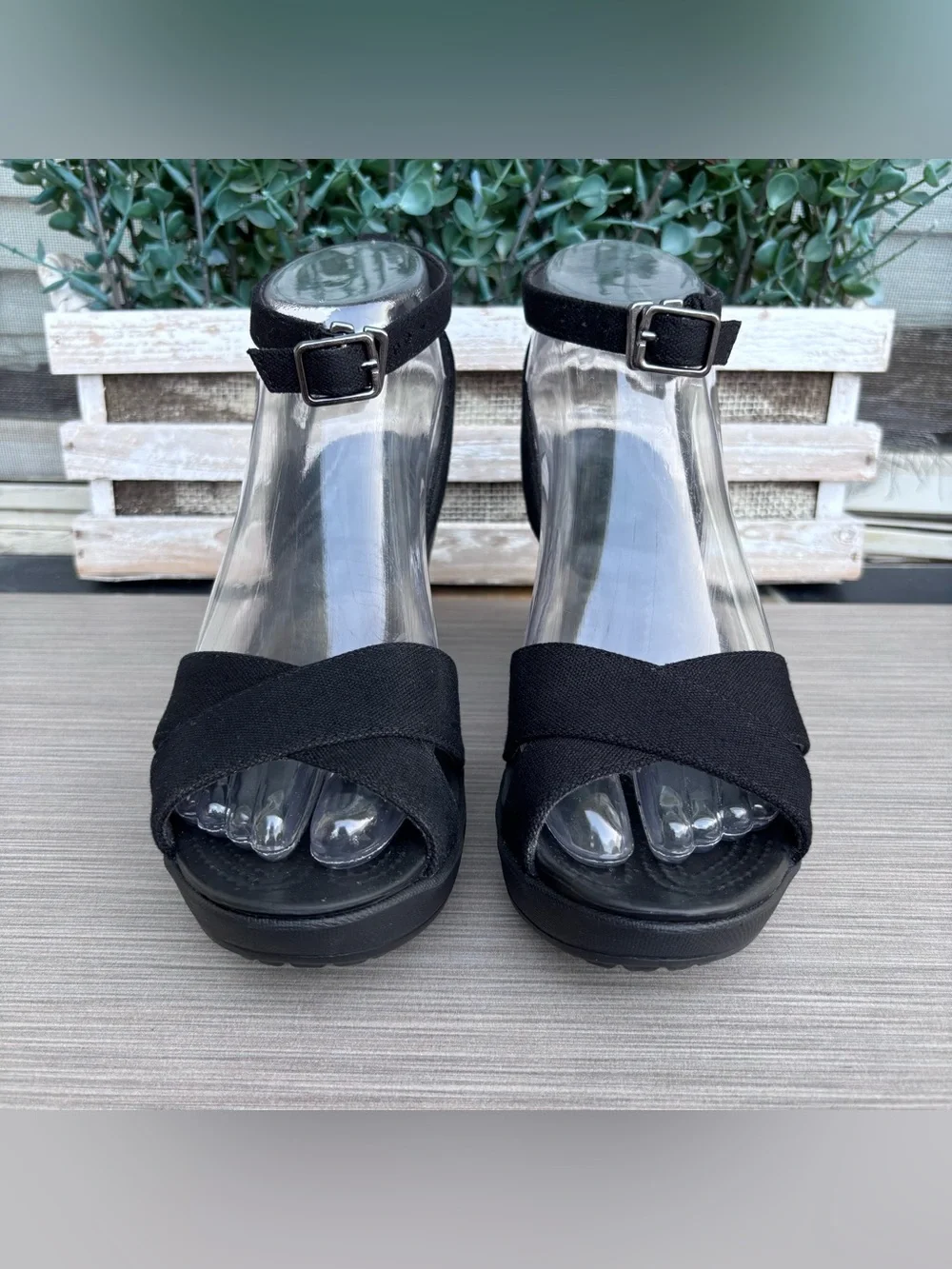Crocs Leigh ll Cross-Strap Ankle Wedge Black Sandals 7
